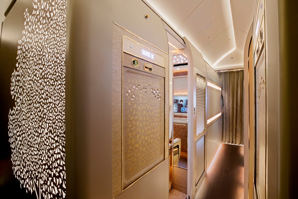DOqsdLdW0AAsQcP - Emirates inaugura cabina de Primera en sus nuevos Boeing 777 #GameChanger
